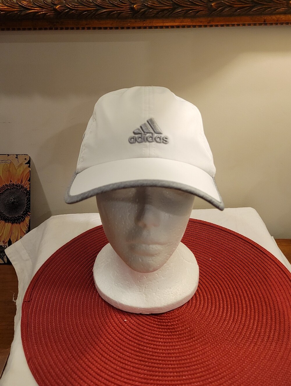 🧢EUC~ Adidas White Baseball Cap with Gray Trim